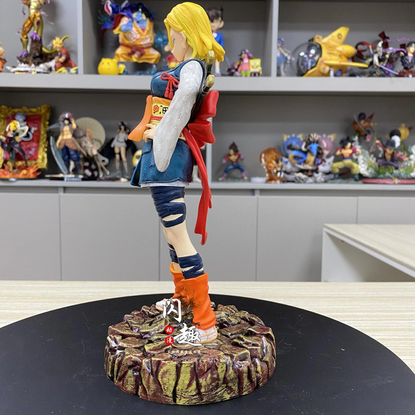 Figurine Générique Dragon Ball - C18 Samouraï 34cm
